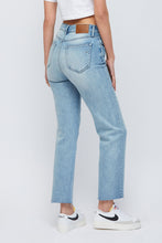 Load image into Gallery viewer, Hidden Jeans Tracey High Rise Straight Leg

