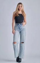 Load image into Gallery viewer, Hidden Jeans Logan, Medium Distressed
