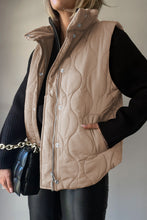 Load image into Gallery viewer, Quilted Vest
